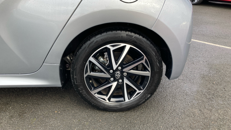 Toyota Yaris 1.5 Hybrid Design 5dr CVT Hybrid Hatchback